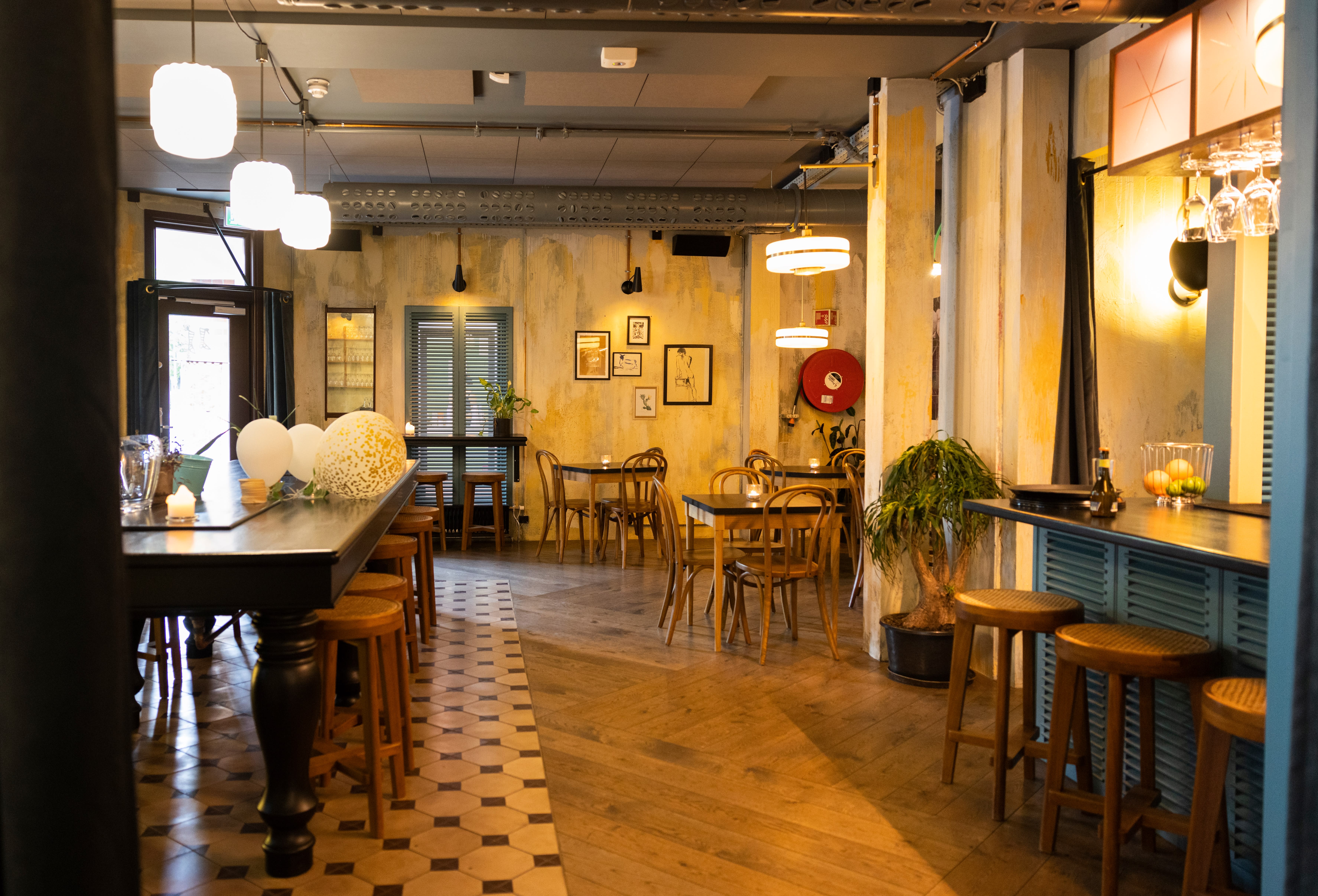  Veggene er blitt lysere, men ellers er mye likt det gamle spisestedet som lå her.