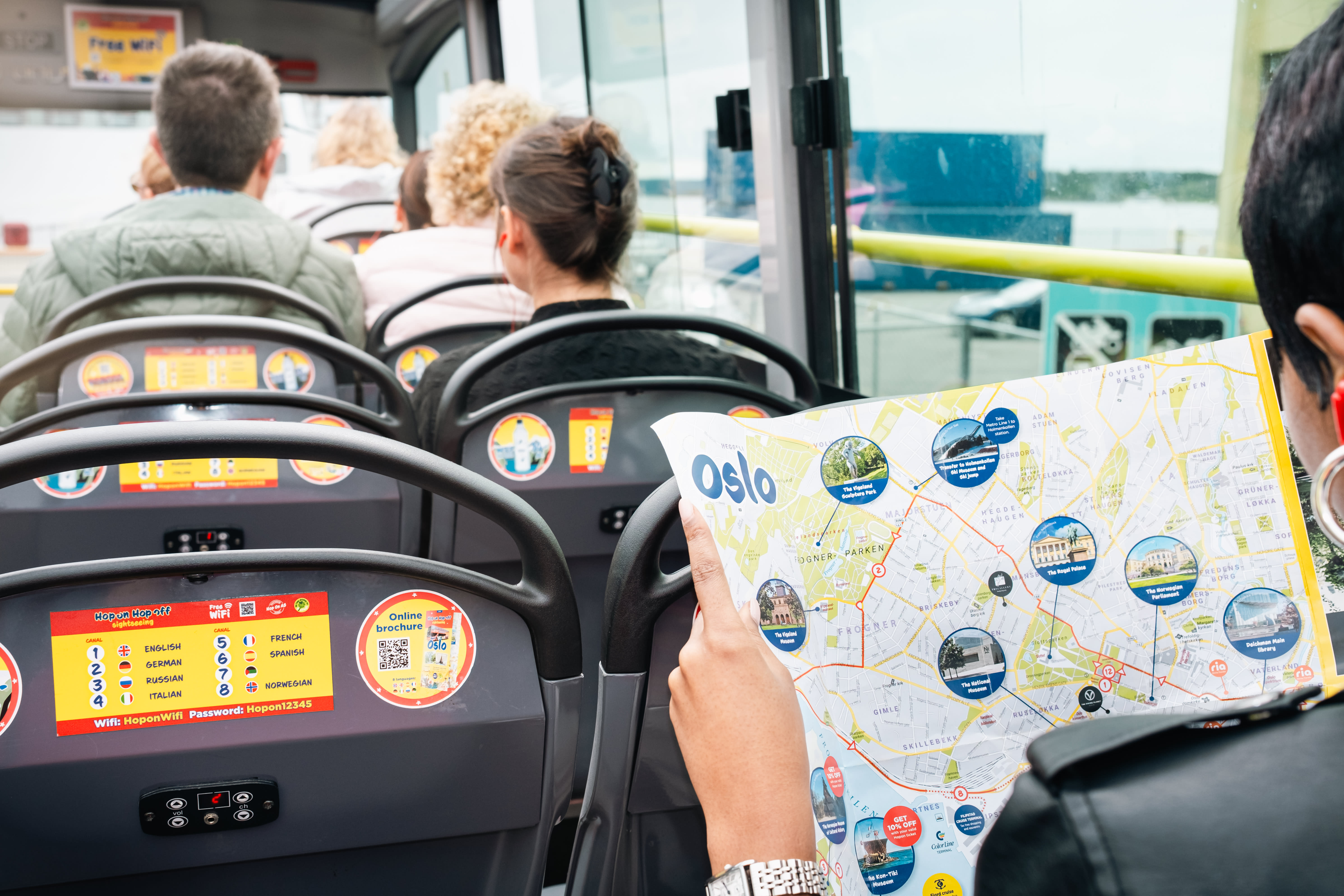 Kartet på papir tar oss rett tilbake til stressende familieferier tidlig 2000-tall. 