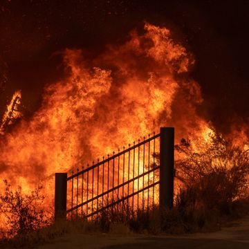 Storbrann utløste ildvirvler i California