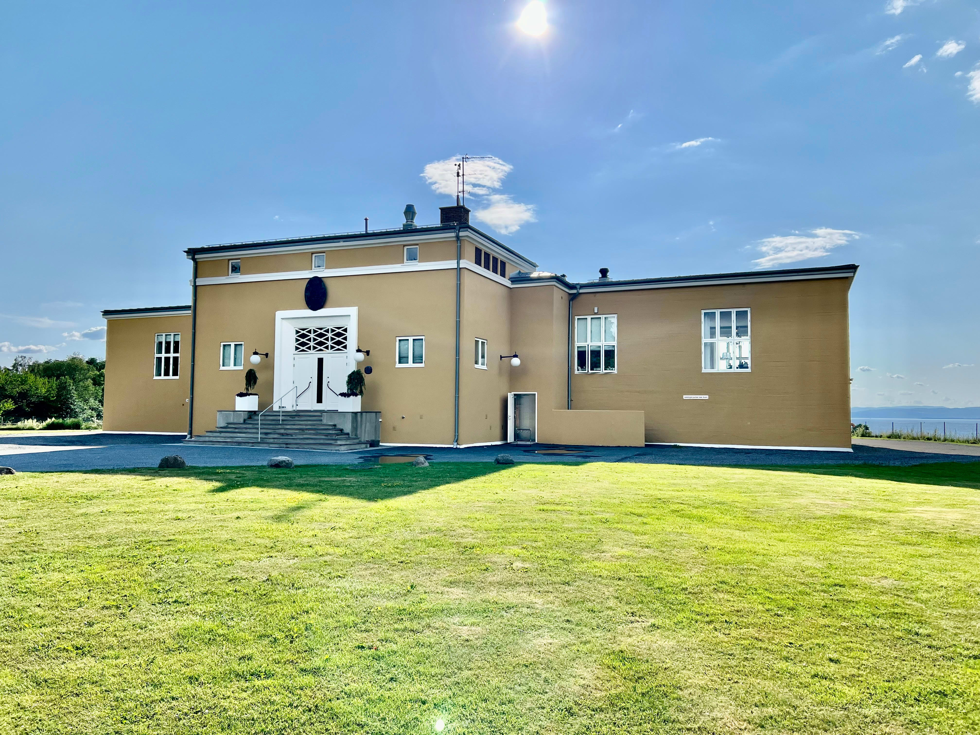 Kul funkisbygning på Jeløy. 