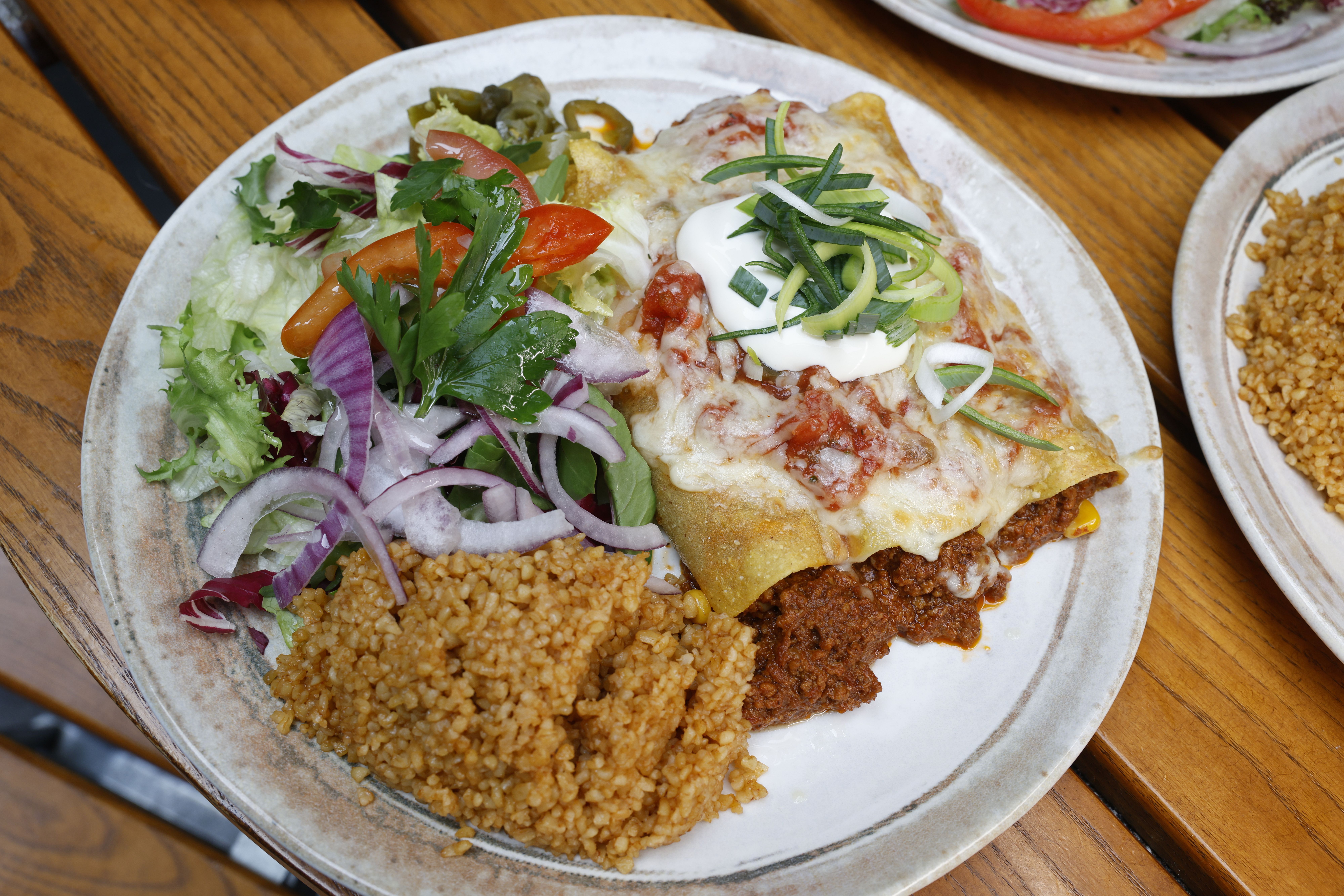 Café Sara har 60 retter på menyen. Vi testet alle sammen.