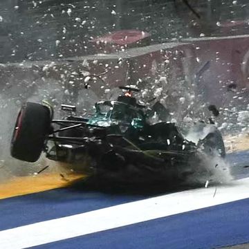 Voldsom krasj i kvaliken til Singapore Grand Prix: – Bilen er helt knust