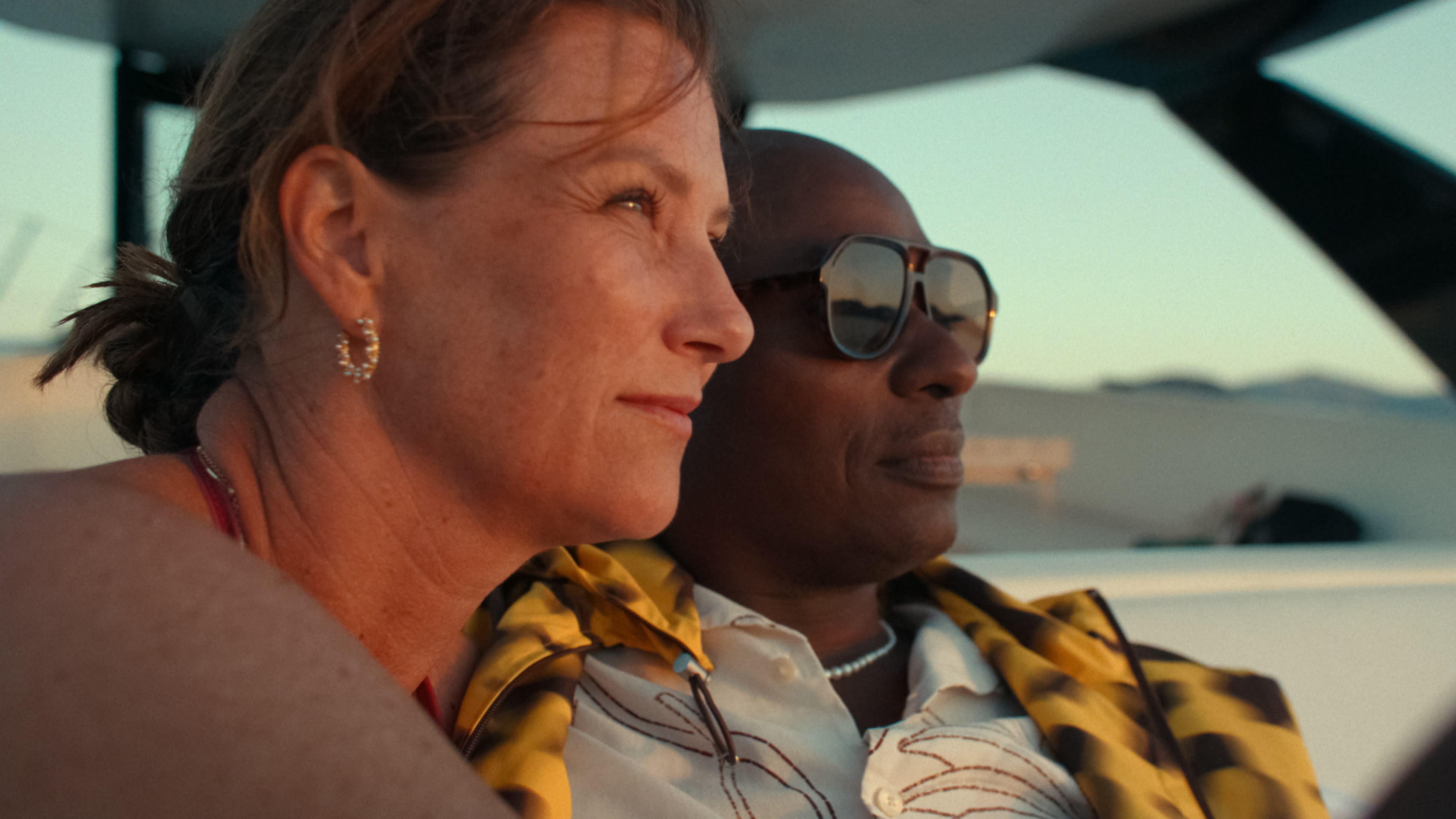 «Rebel Royals» gir innsikt i to liv og en livsstil som åpenbart har underholdningsverdi. 