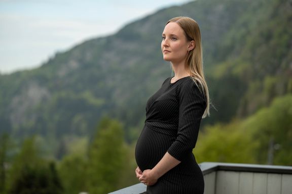Sonja (31) ble plassert på et loft etter graviditet: Nå må arbeidsgiveren punge ut