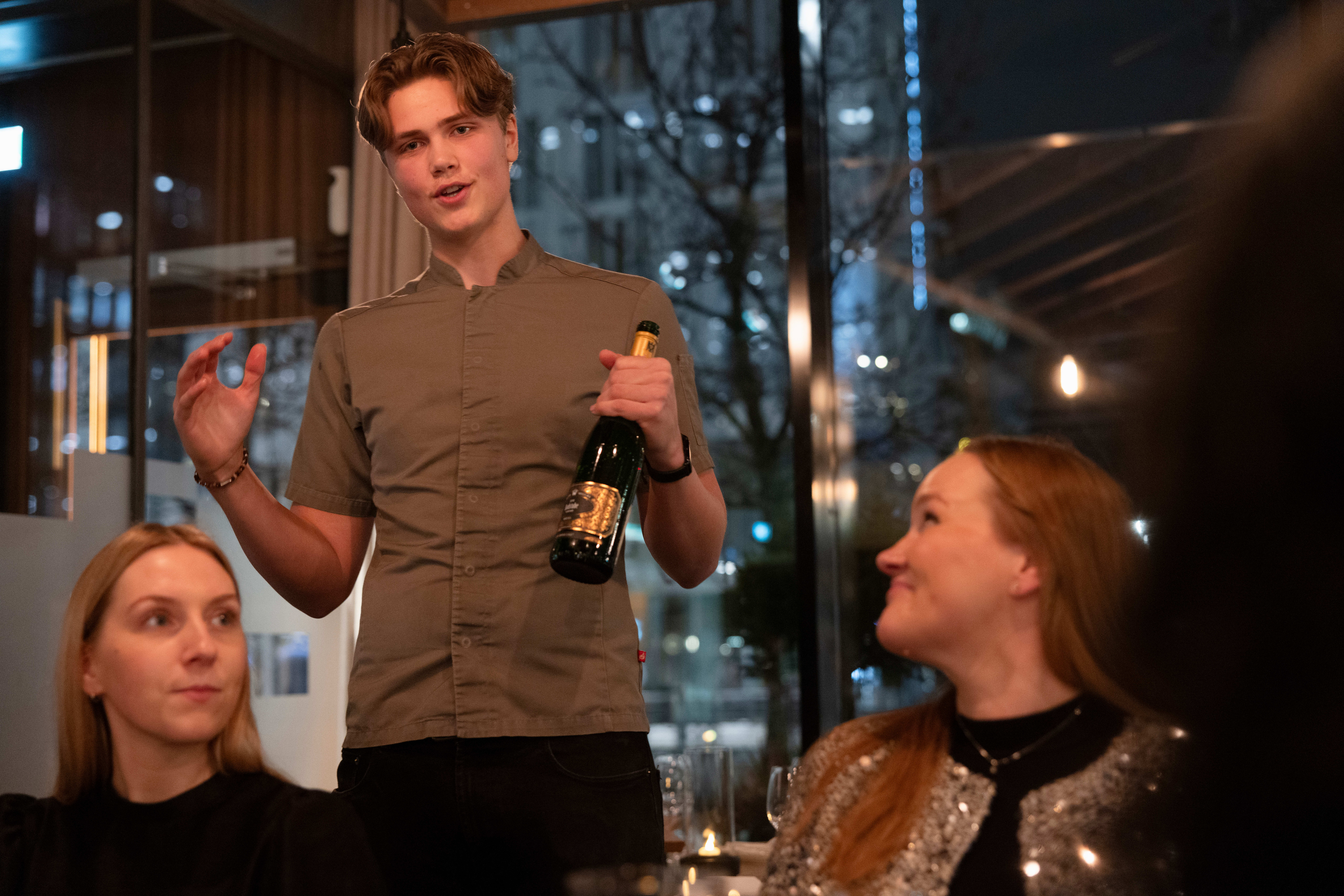 Servitørene hos Vaaghals imponerer. 