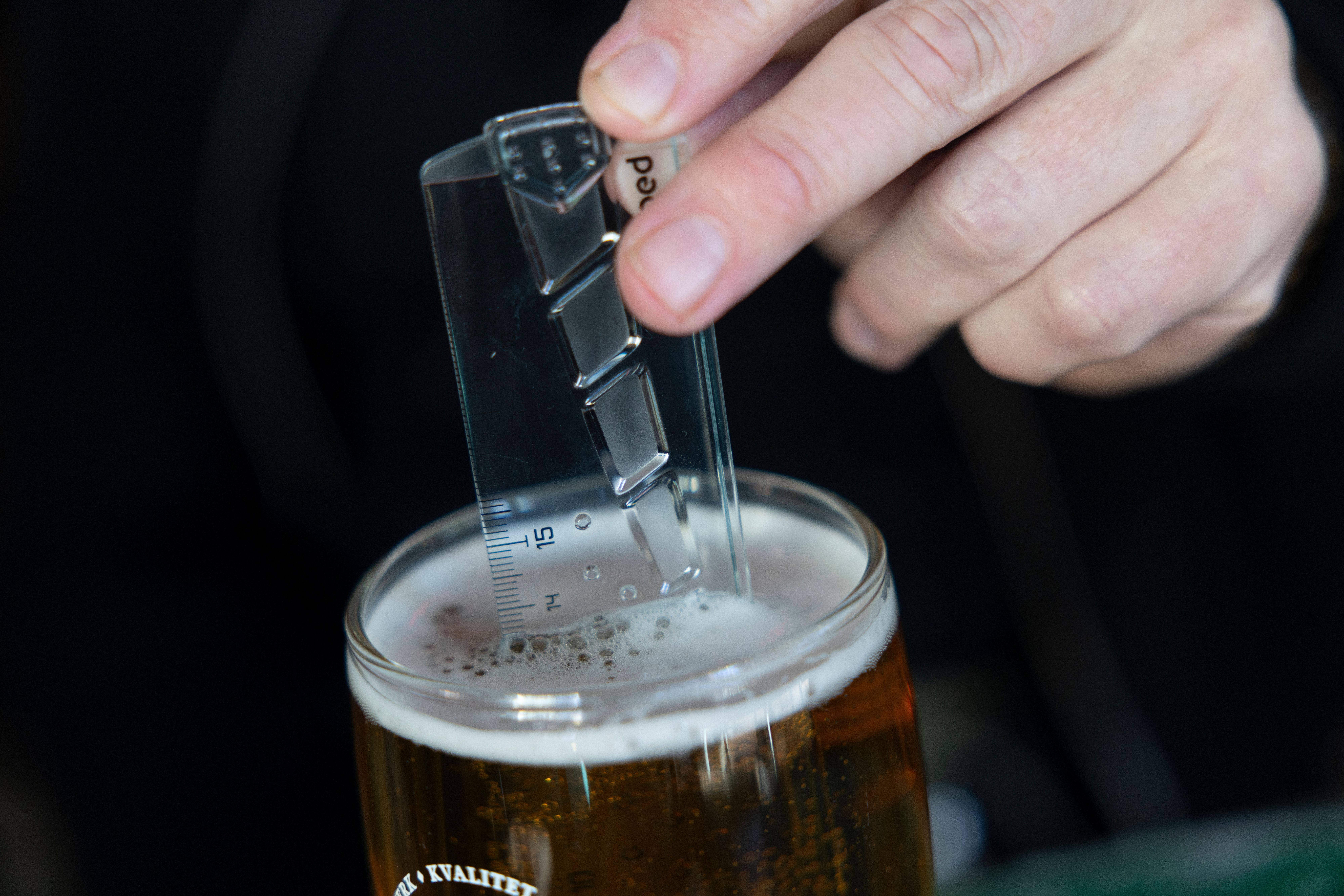 Dette tjener baren på én øl: – Det er ikke lett å overleve