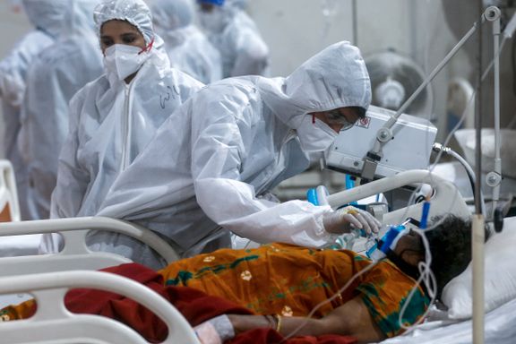 Sykehusene i India er tomme for alt bortsett fra utslitte leger og helsepersonell