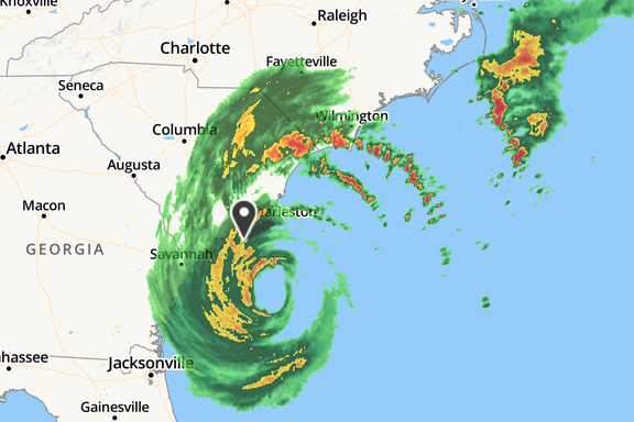 Nå treffer orkanen Dorian USA. 160.000 er uten strøm.