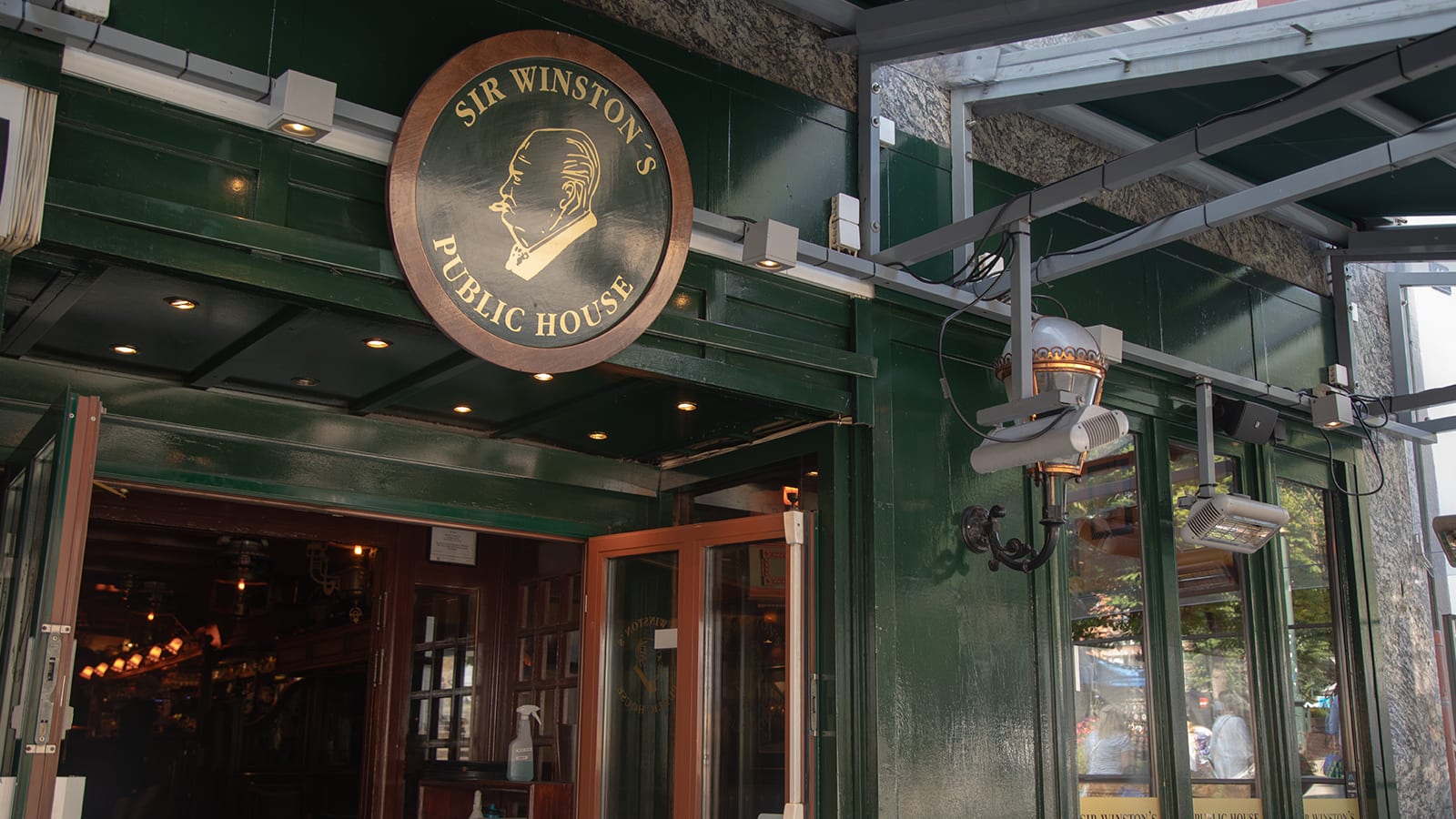 Raske biler på stor skjerm – her ser du Formel 1 i Oslo 