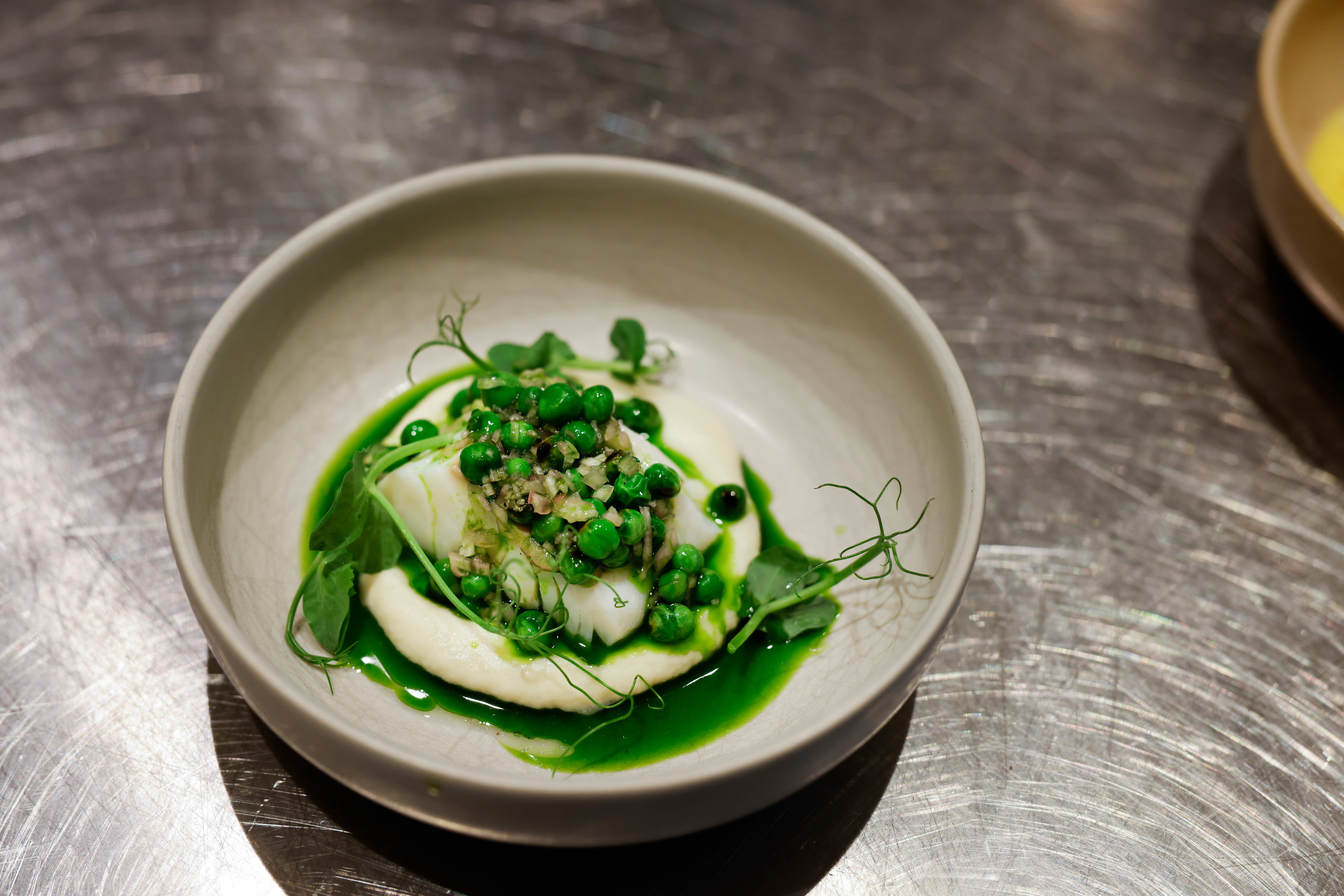 Torsk med erter og brenneslepuré.