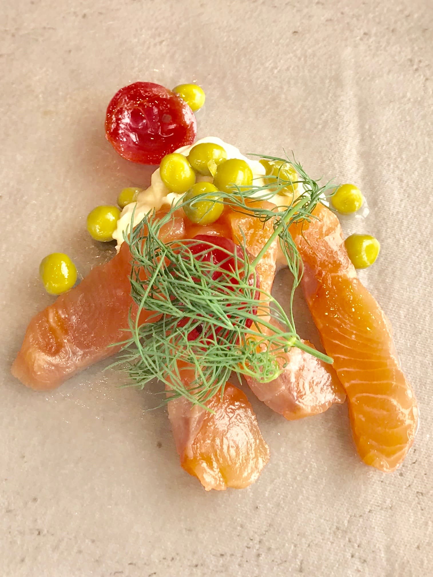 Deilige, hjemmelaget, røkt laks fra Frøya. 