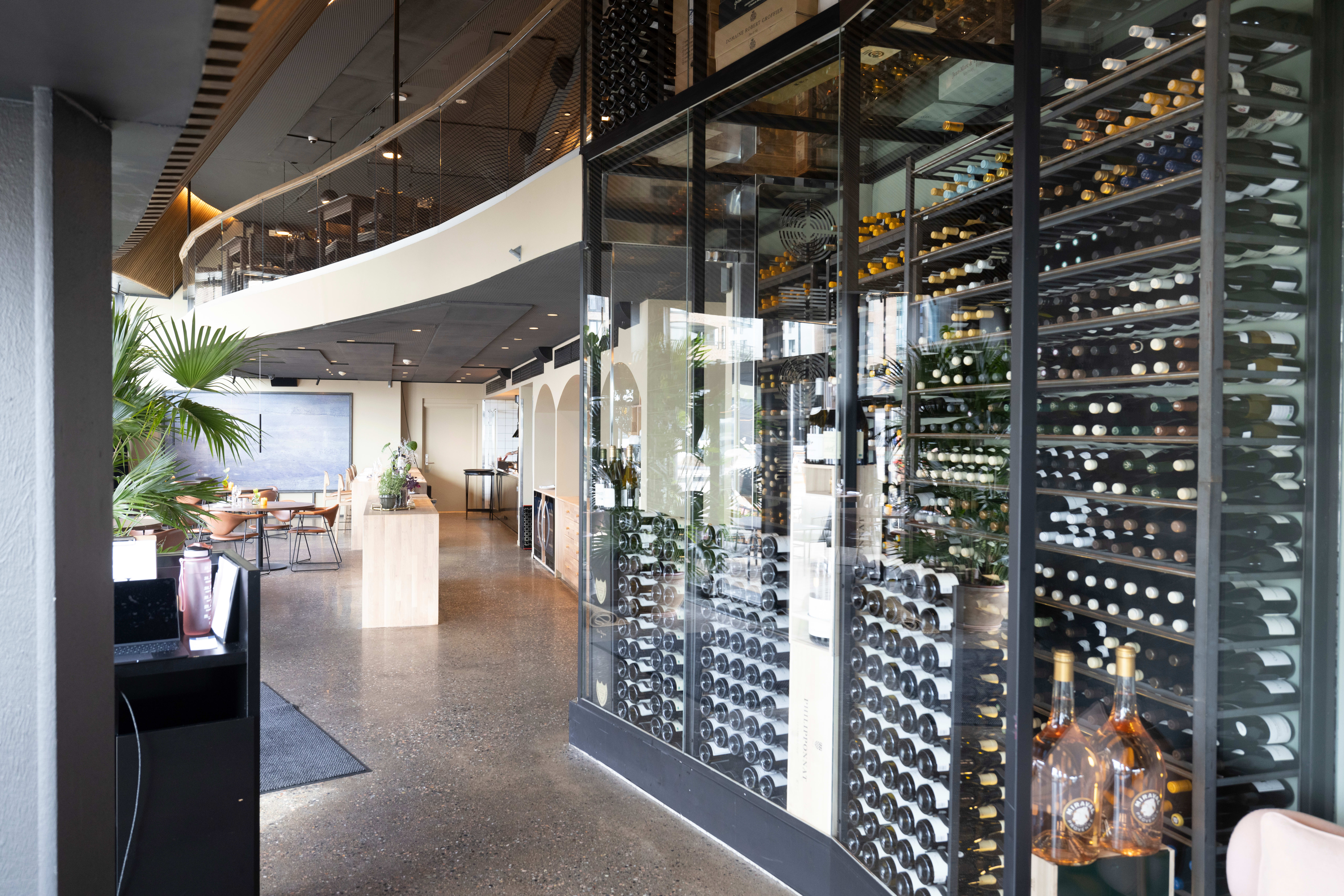 Mye god vin inne på Hekla restaurant. 