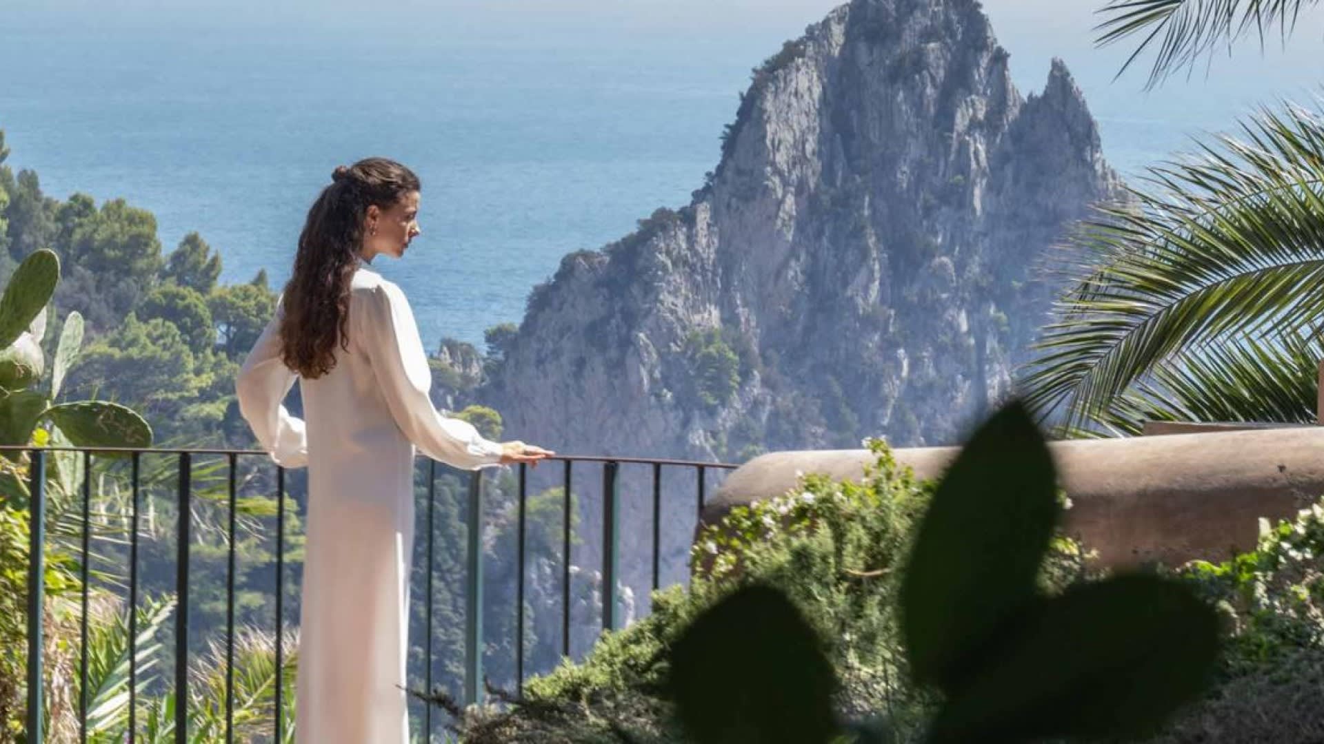 «Parthenope» er en storslått film satt til Napoli. 