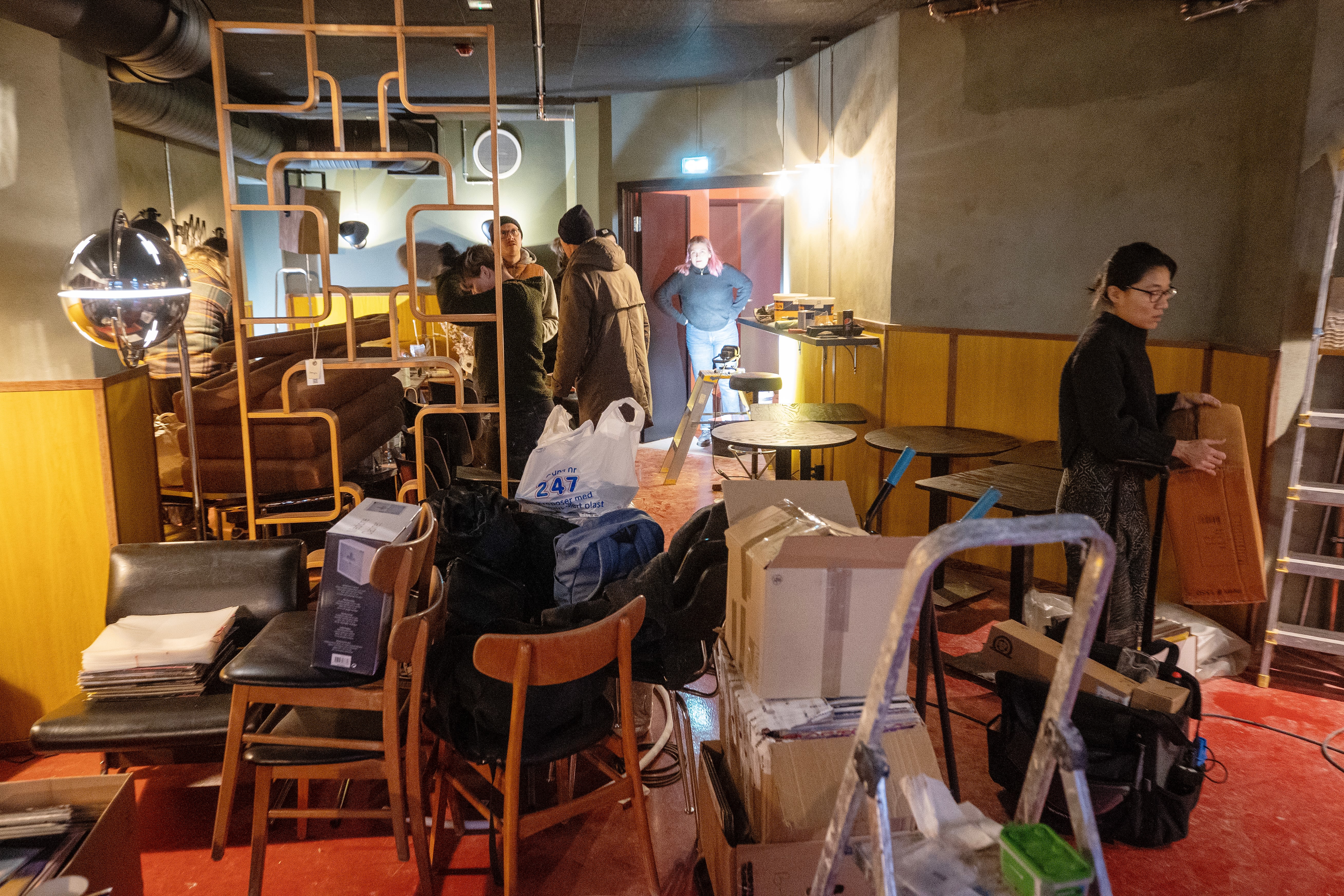 – Det ser alltid litt mer rotete ut enn det egentlig er, sier Jørgen Hansrud når Vink er på besøk dagen før åpning. 