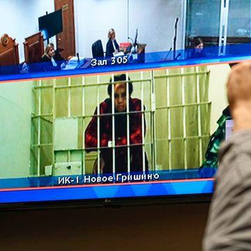 Bildene fra fengselet viste en fortvilet idrettsstjerne. Nå kan hennes russiske mareritt bli enda verre. 