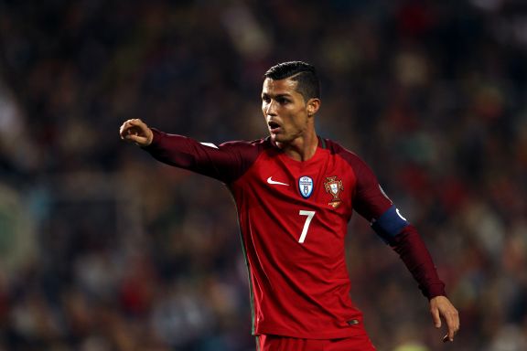 Cristiano Ronaldo i begivenhetenes sentrum mot Latvia