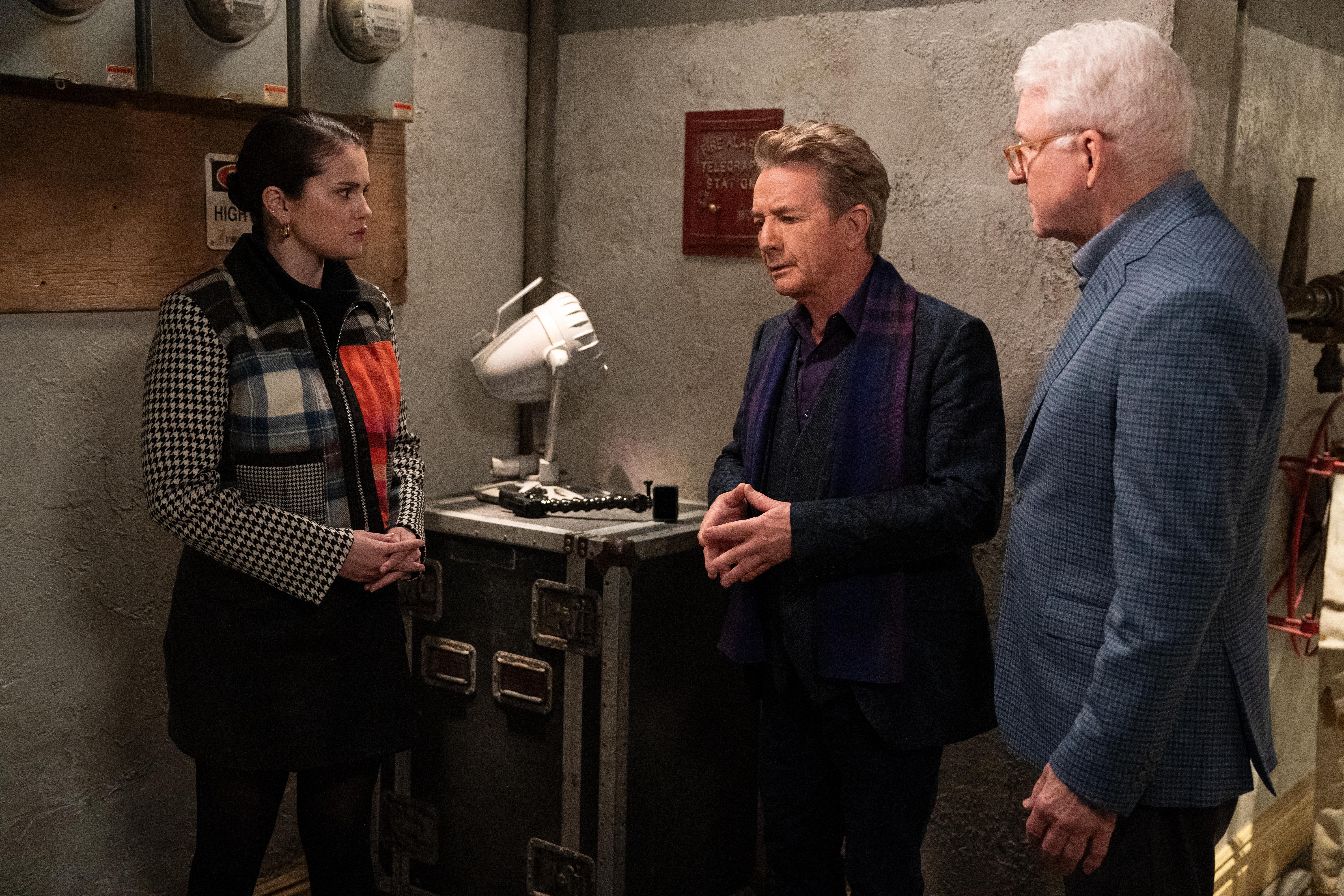 Mabel (Selena Gomez), Oliver (Martin Short) og Charles (Steve Martin) fra episoden «Sitzprobe».
