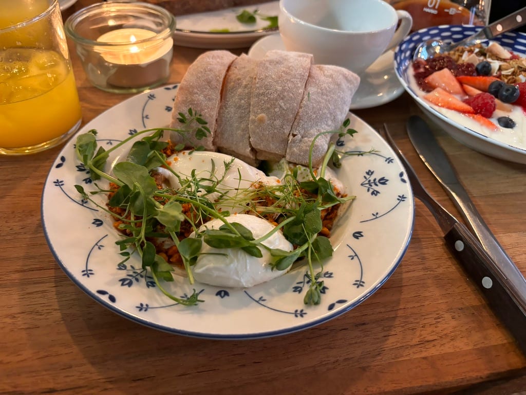 Tuskish Eggs cipotle style er en deilig brunsjrett som metter bra, men gir plass til bolle etterpå. 