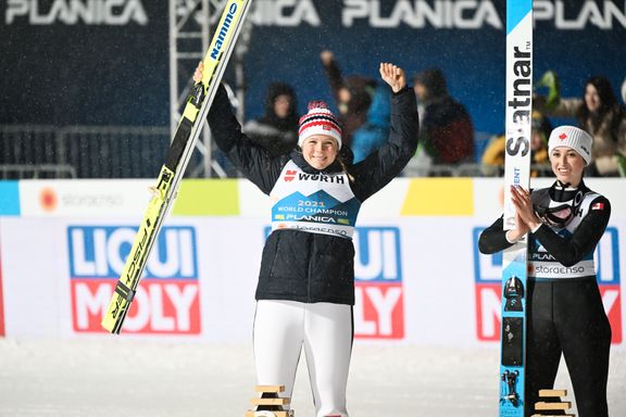 Maren Lundby med bakkerekord og VM-sølv: – Å, fy fader!