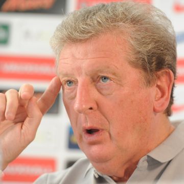 Roy Hodgson fortsetter som manager i Premier League