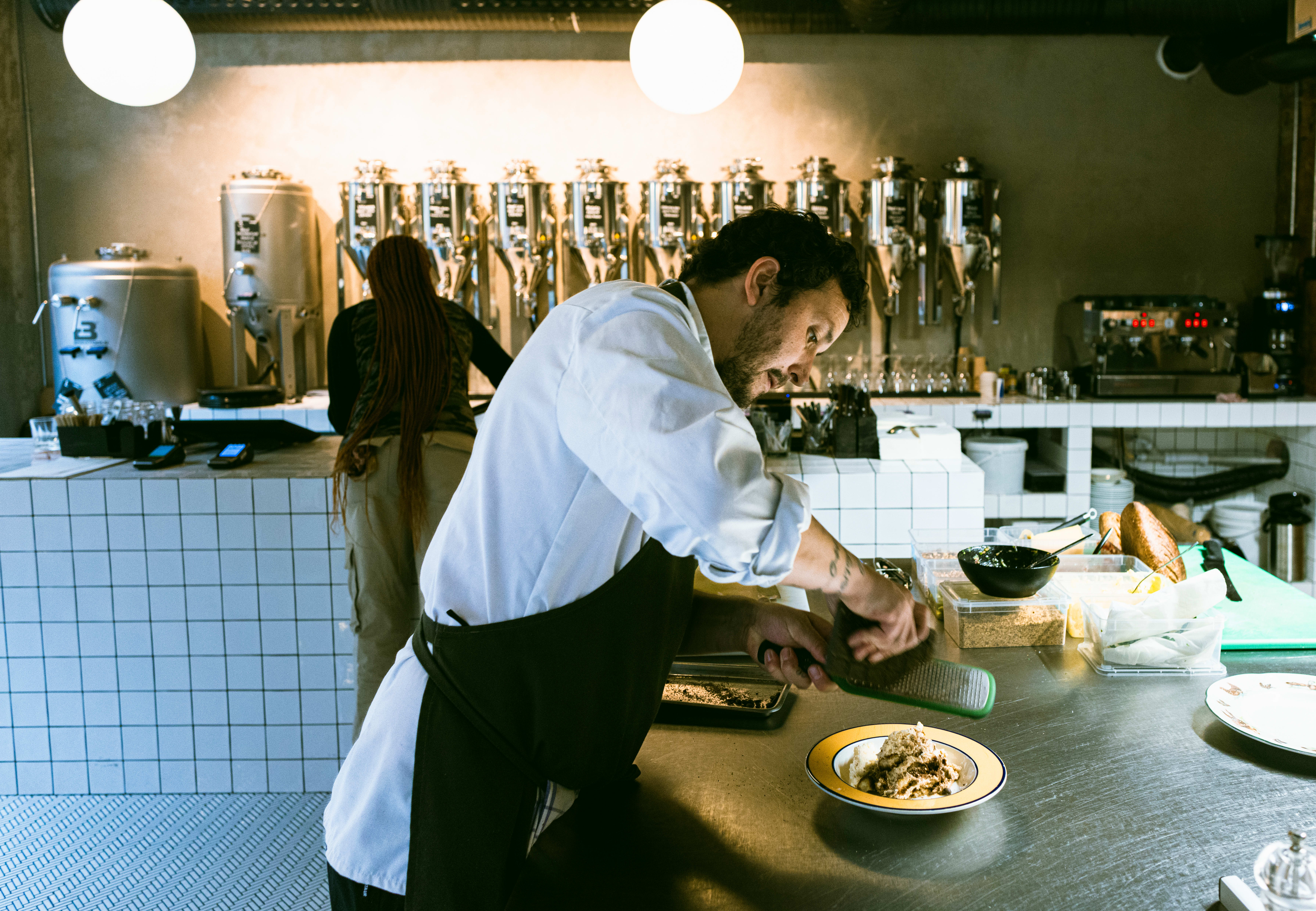 Restauranten senket nylig prisene på hele menyen.