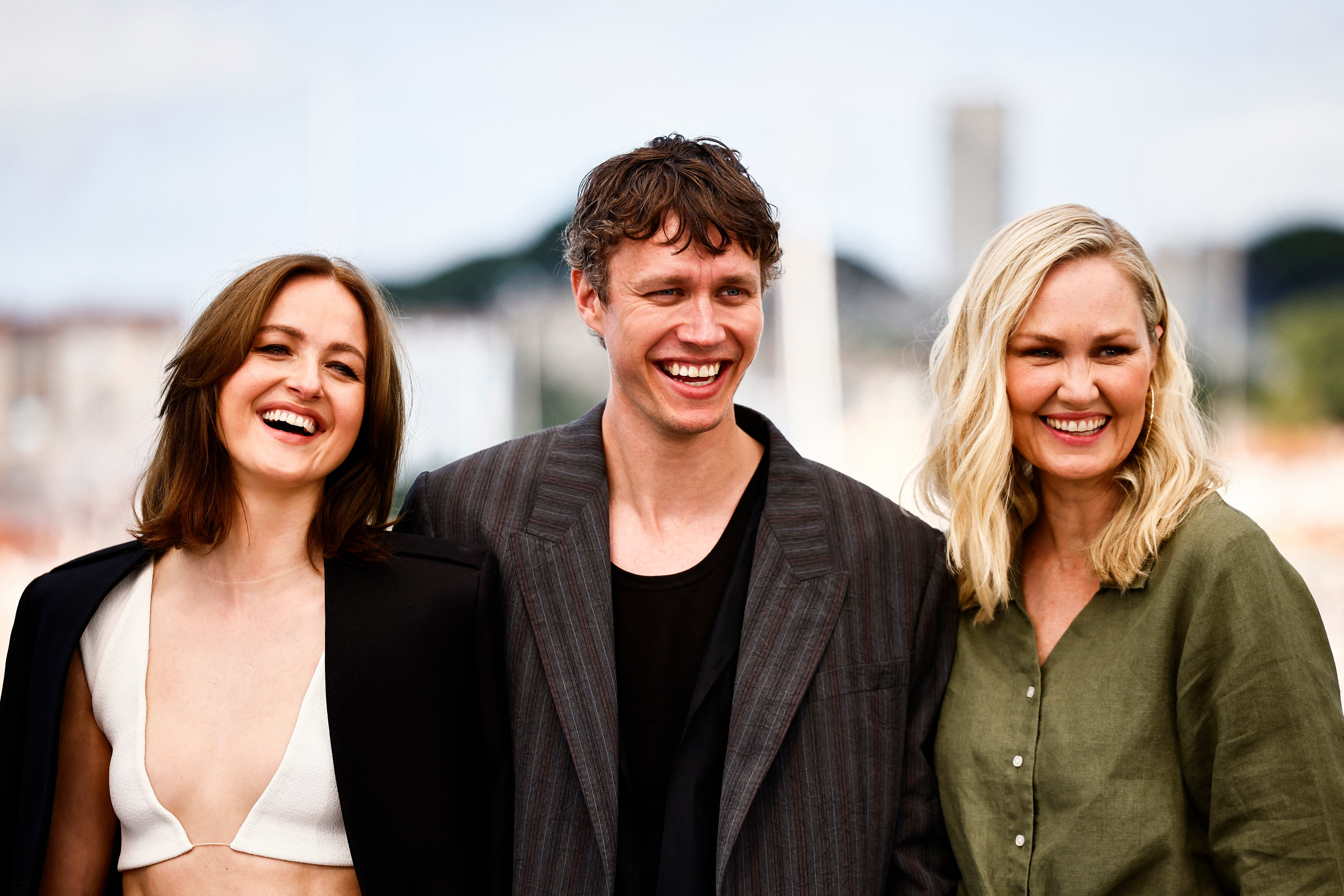 Renate Reinsve, Halfdan Ullmann Tondel og Ellen Dorrit Petersen i Cannes.