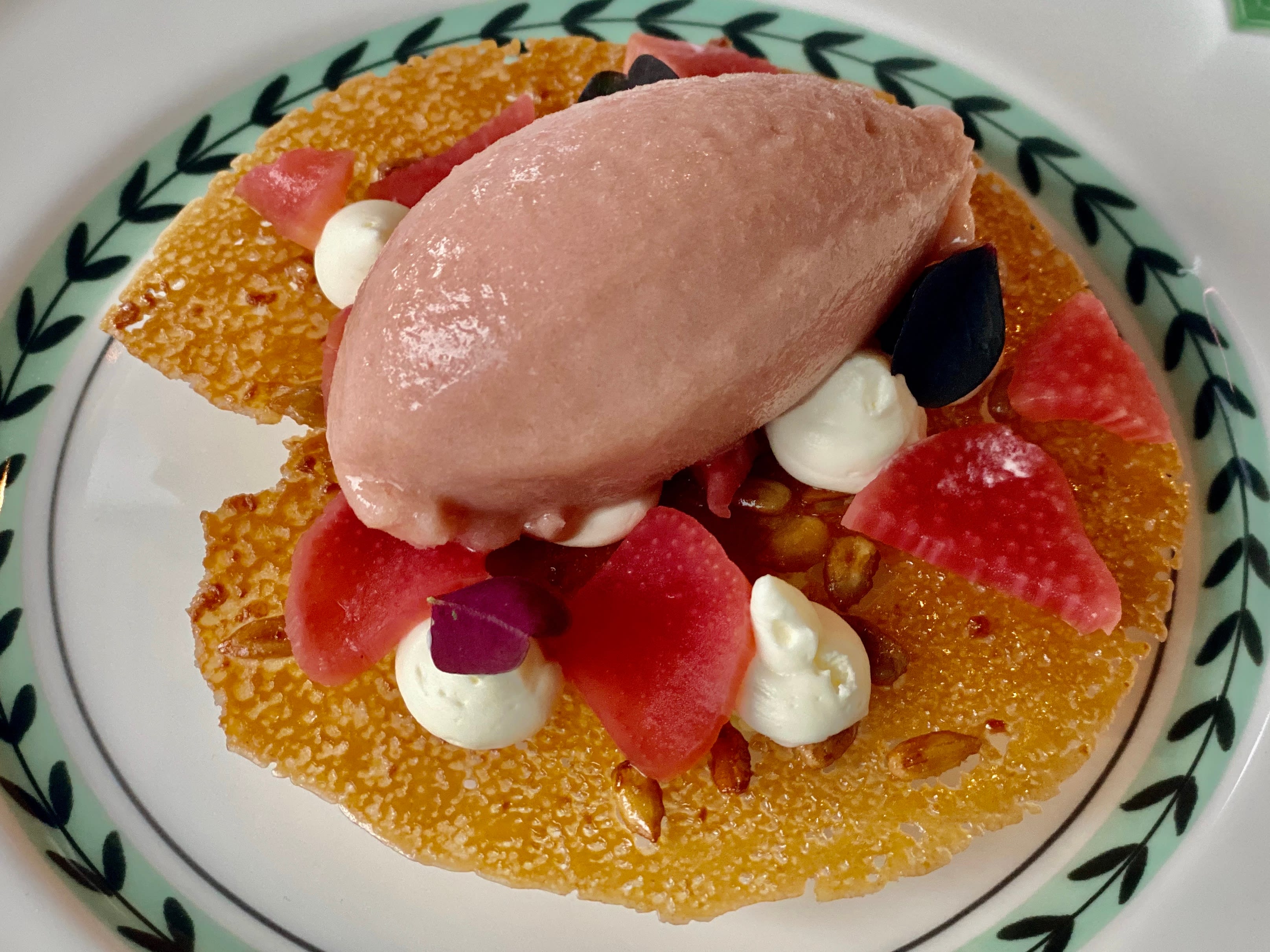 Pen og velsmakende rabarbradessert. 