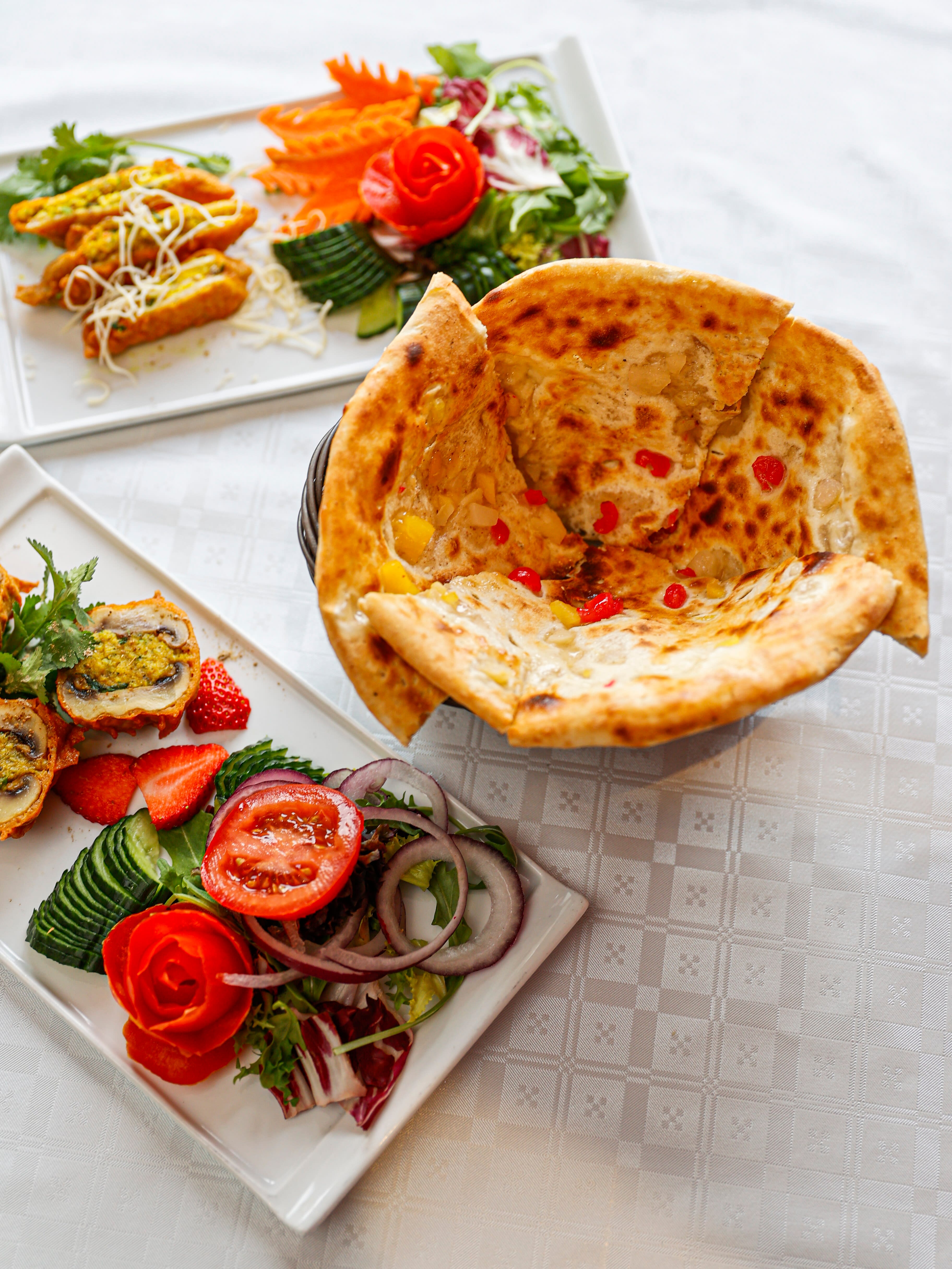 Maten på Diamond Indian Cuisine er pent anrettet.