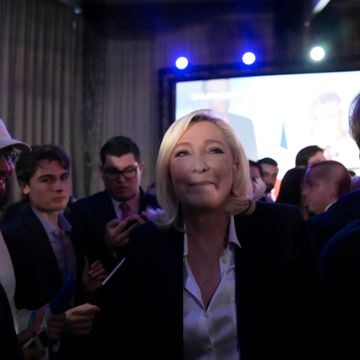 Klart for duell mellom Macron og Le Pen: – De neste to ukene vil bli helt avgjørende