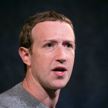 Mark Zuckerberg avviser anklagene og kaller det løgn. Dette er Facebook-saken.