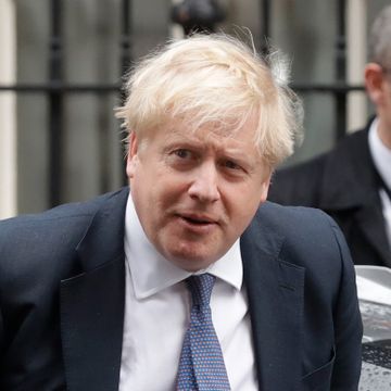 Boris Johnson sparker flere statsråder. Finansministeren går av etter maktkamp.  
