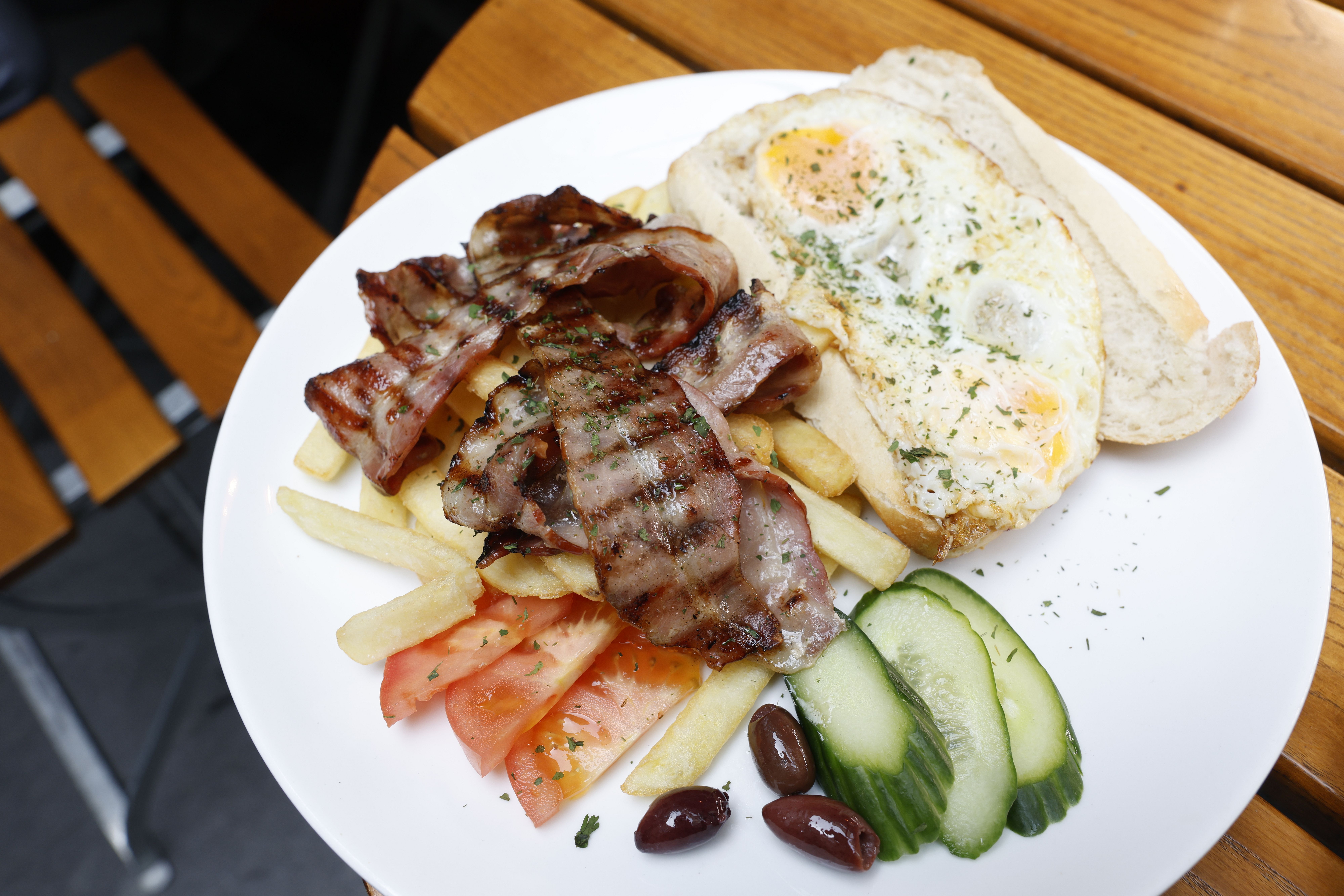 Café Sara har 60 retter på menyen. Vi testet alle sammen.