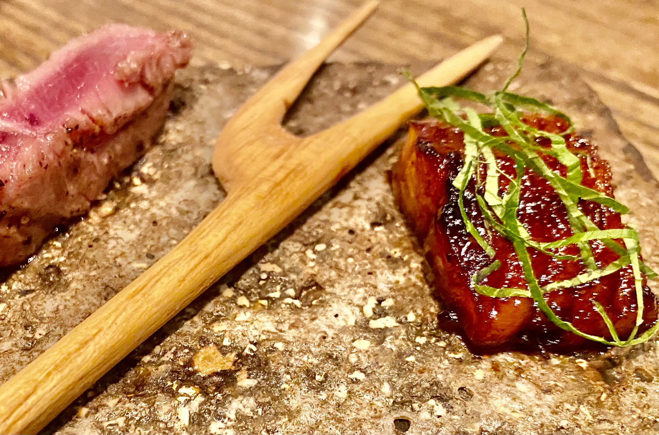 Ål og tunfisknakke smaker himmelsk. 