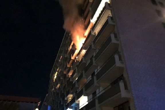 37 evakuert etter brann - kvinne (80) alvorlig skadet