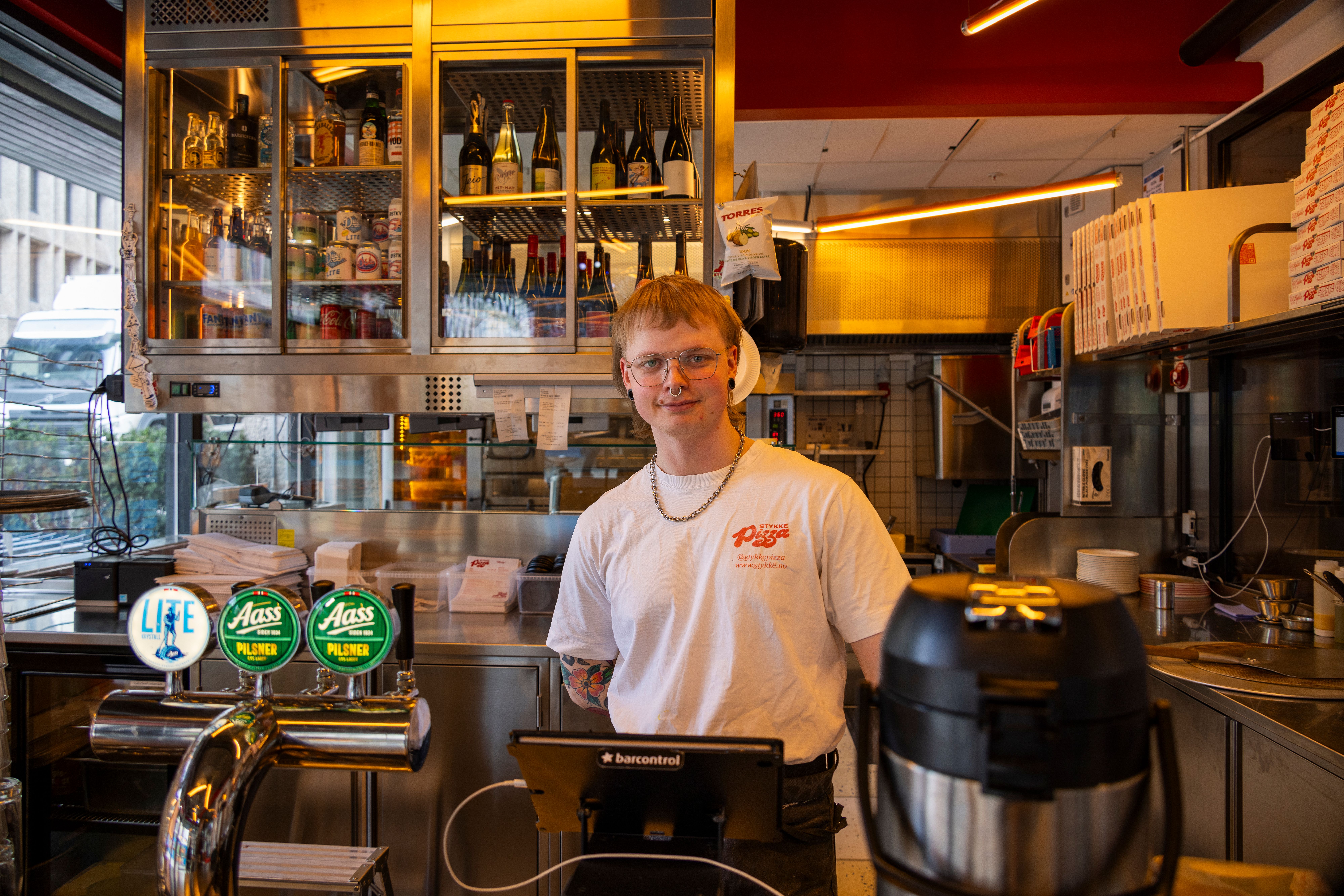 Servitør Odin Ruud. 