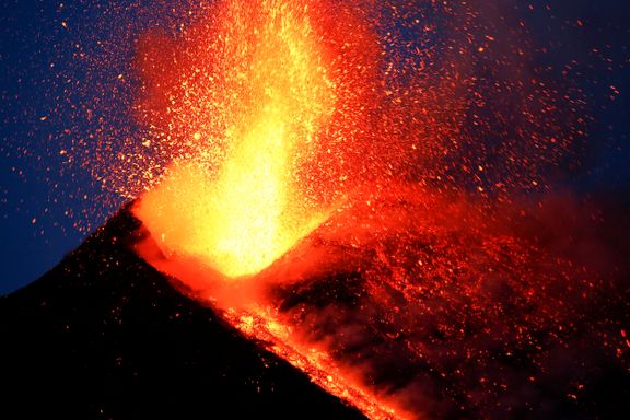  Se bildene: Nye utbrudd fra Etna i julen 