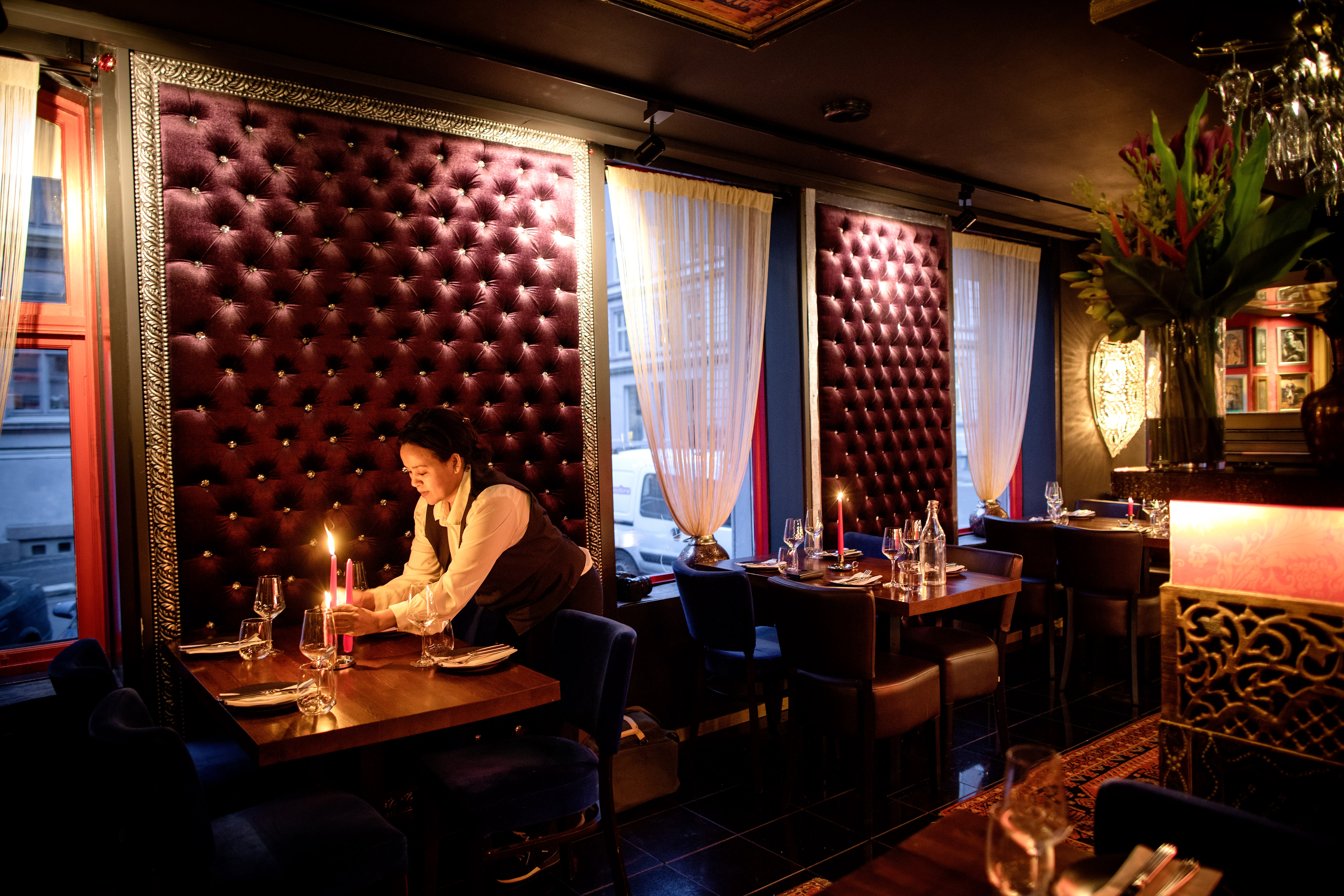 Khushi er et lunt og godt sted å sette seg for et måltid indisk mat.