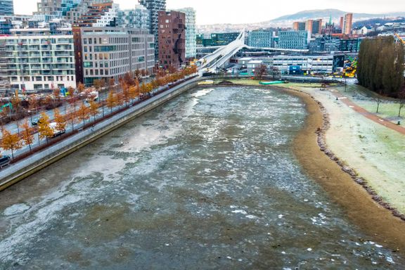 Da Oslo kommune dro ut proppen, lå det et gjørmehull med elsparkesykler igjen