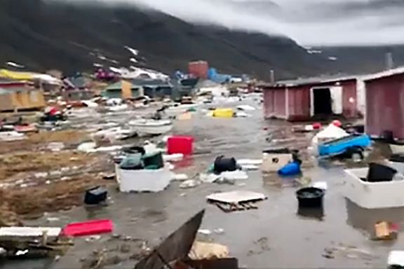 Fire personer er savnet etter jordskjelv og tsunami på Grønland