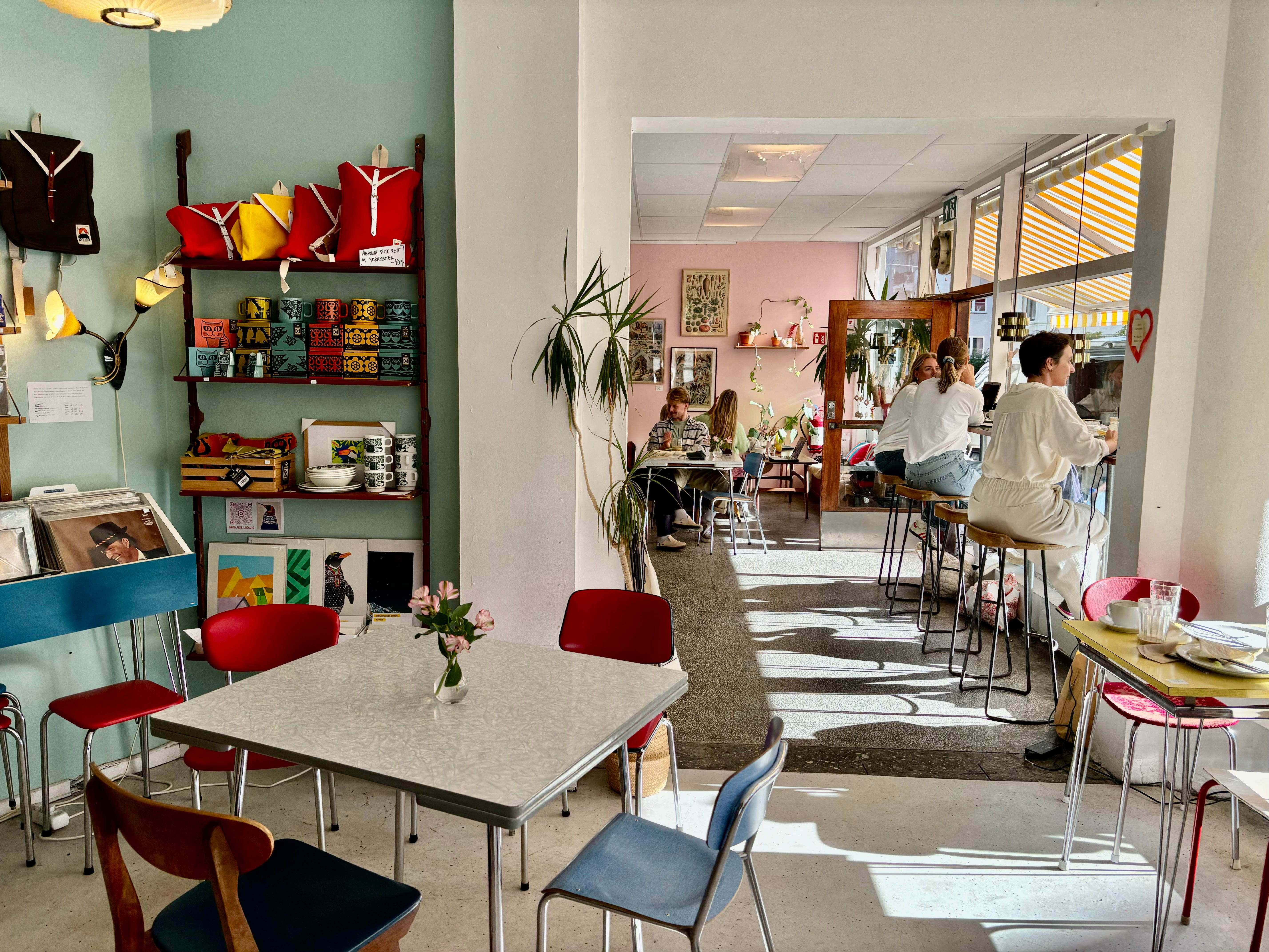 Nobel Bopel serverer både frokost, lunsj og middag. 