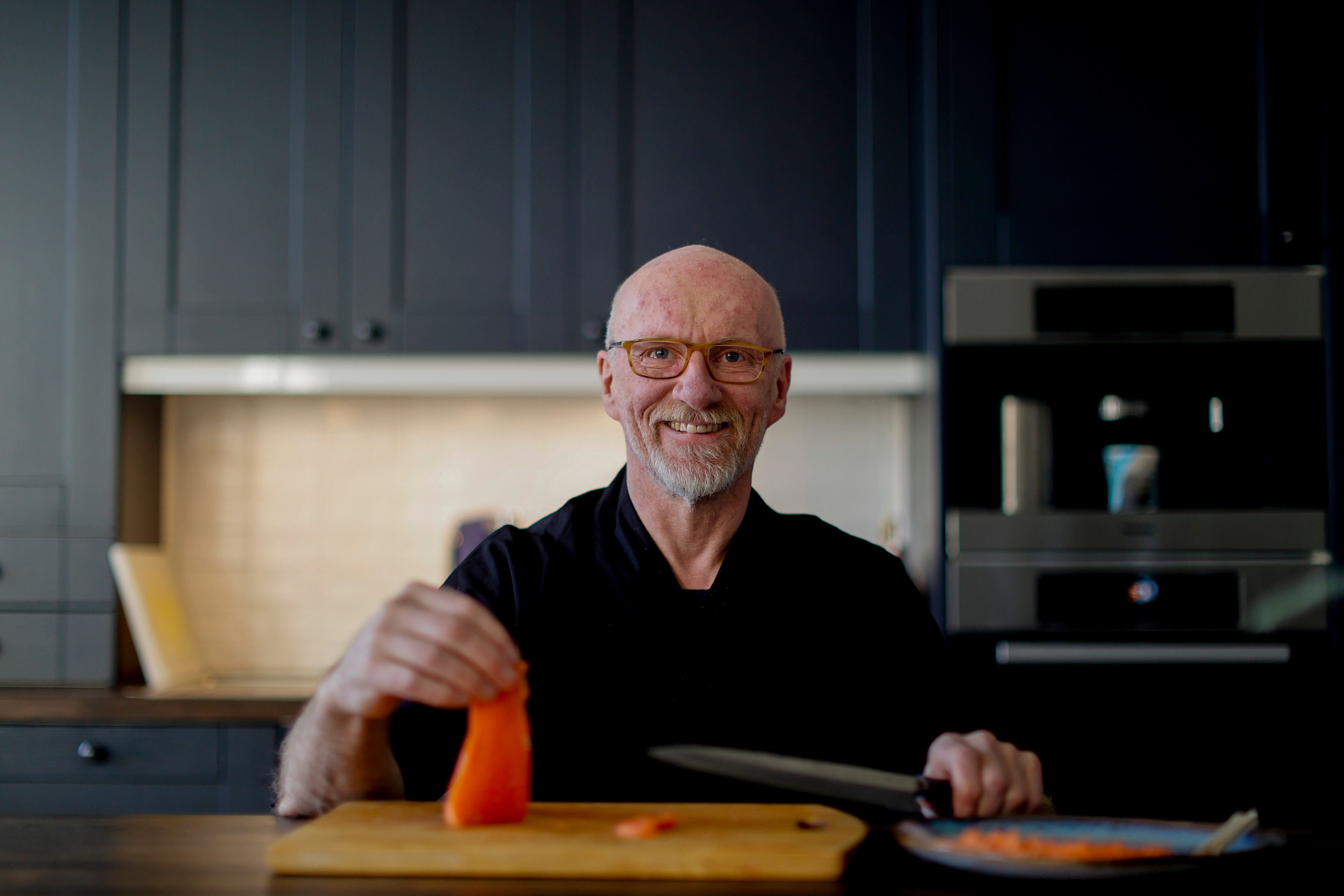 Å få japanerne til å spise rå laks var mye vanskeligere enn Bjørn Eirik Olsen hadde trodd.