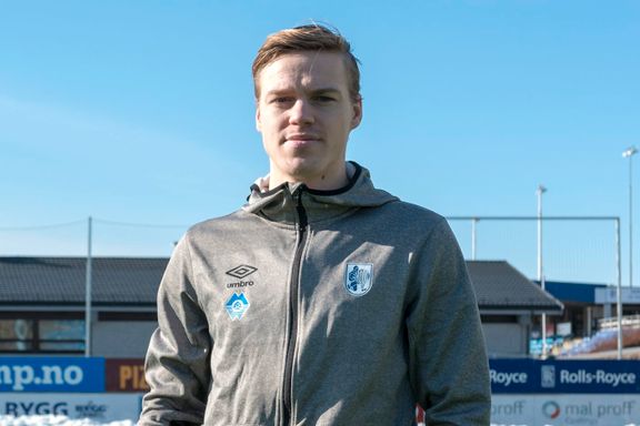 Joachim Osvold (23) har allereie vore innom sju klubbar. Nå vil han skyte Hødd til opprykk. 