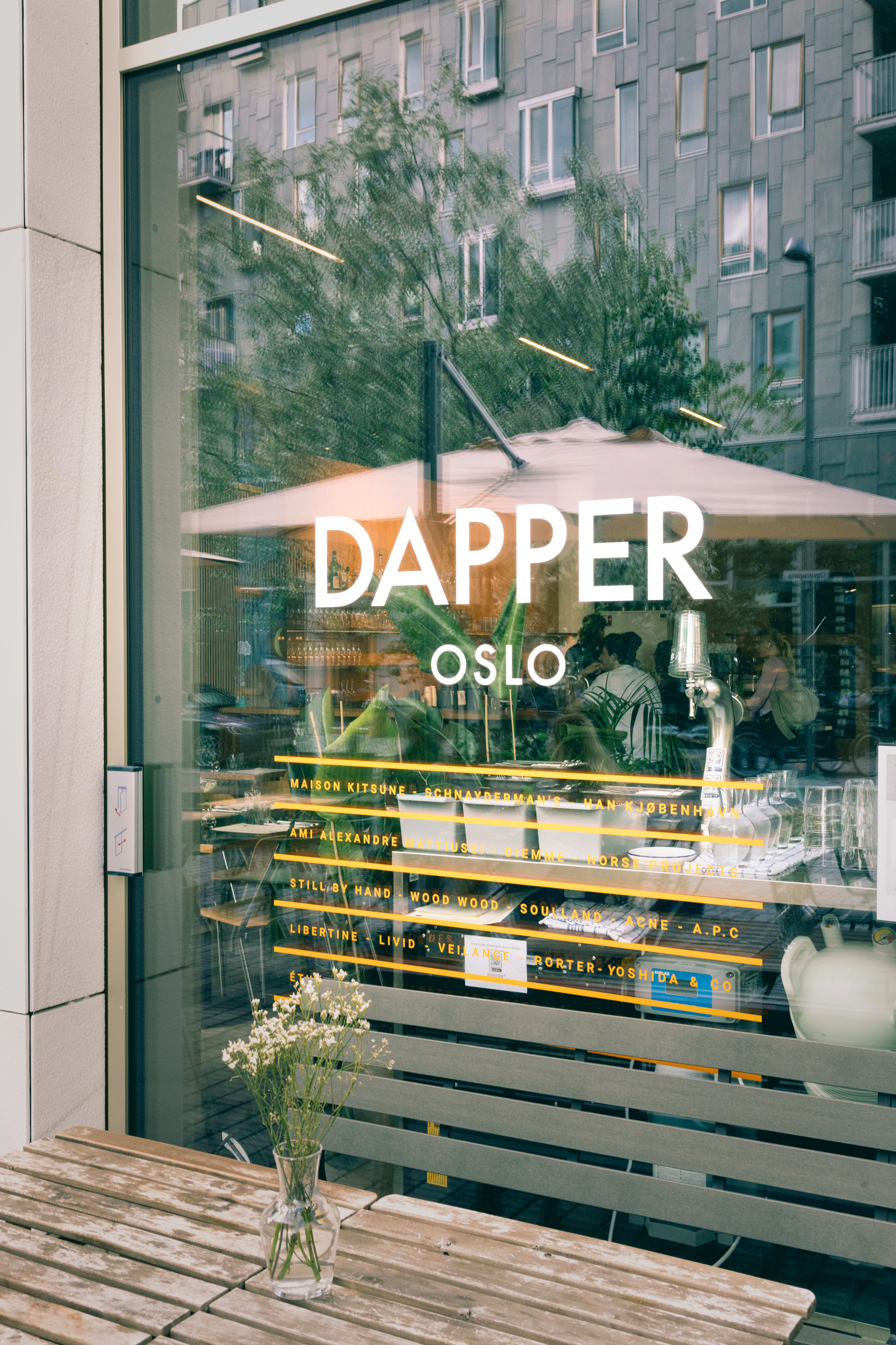 Inne eller ute? Dapper bistro byr på begge deler. 
