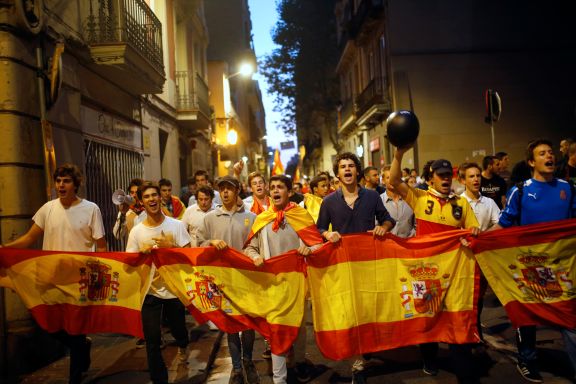 Storbedrifter forlater Catalonia i frykt for løsrivelse fra Spania.  