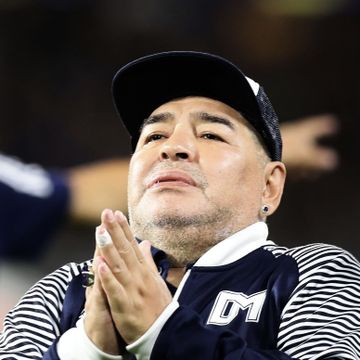 Diego Maradona må opereres