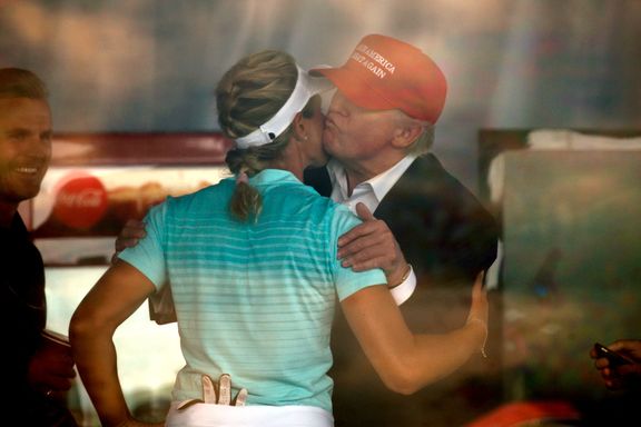 Slik ble Suzann Pettersen møtt av Donald Trump på presidentens hjemmebane