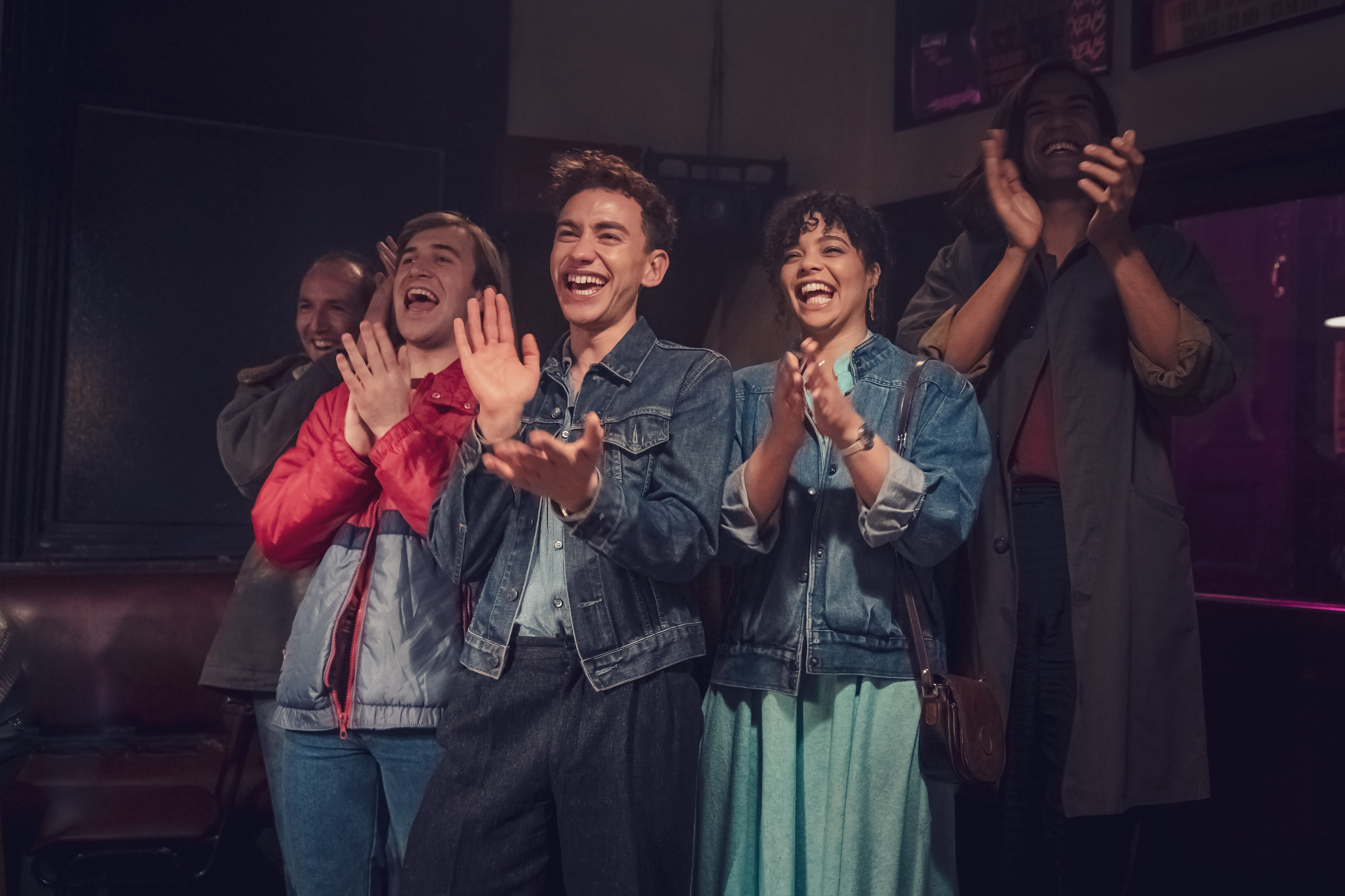 I HBO-serien «It’s a Sin» spiller Olly Alexander hovedrollen som den unge homofile festløven Ritchie.