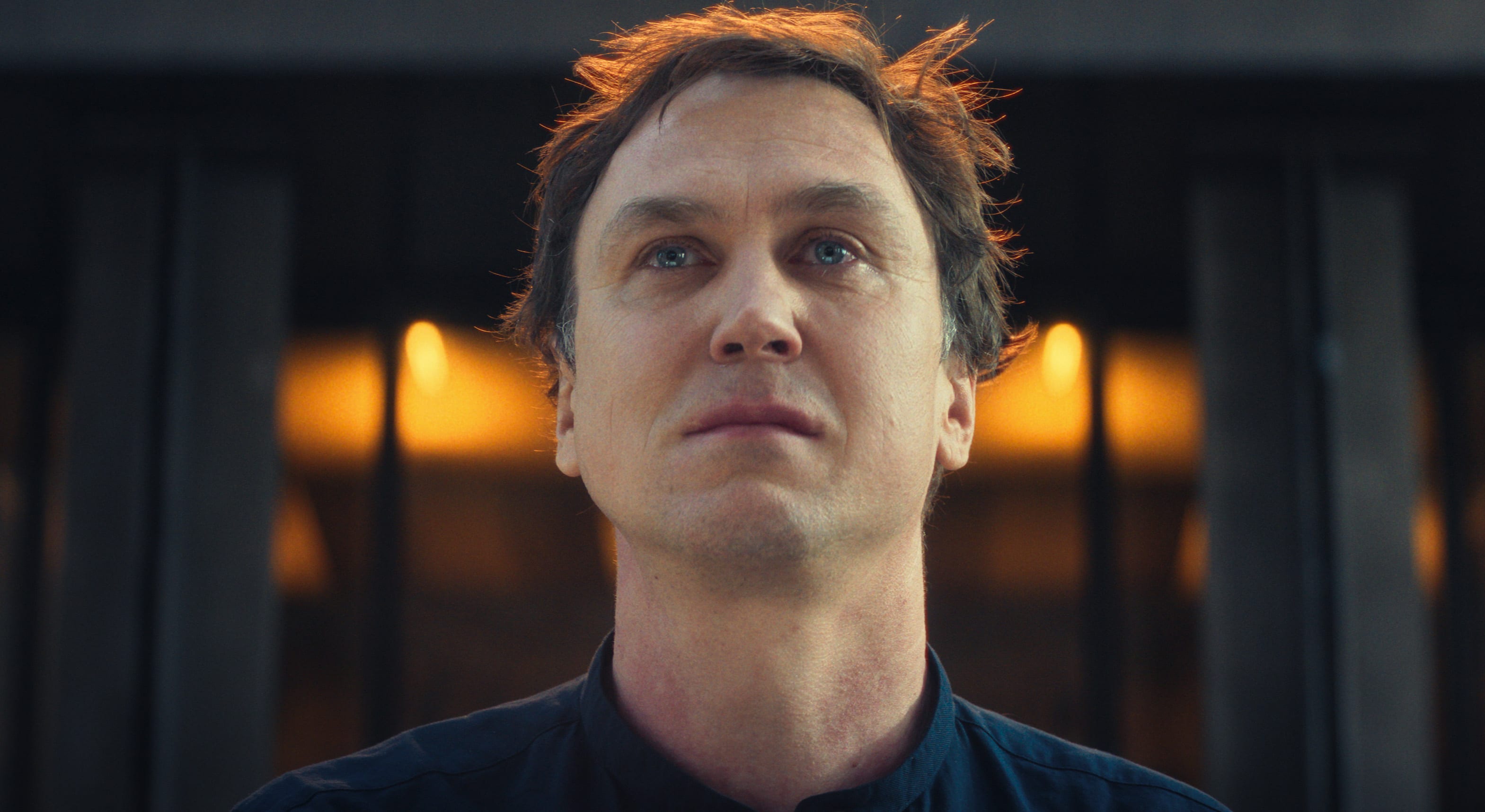  Tom (Lars Eidinger) er dirigent og sliter egentlig med livet generelt.