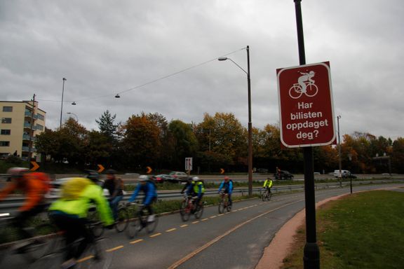 Advarer syklister mot å jage på to hjul