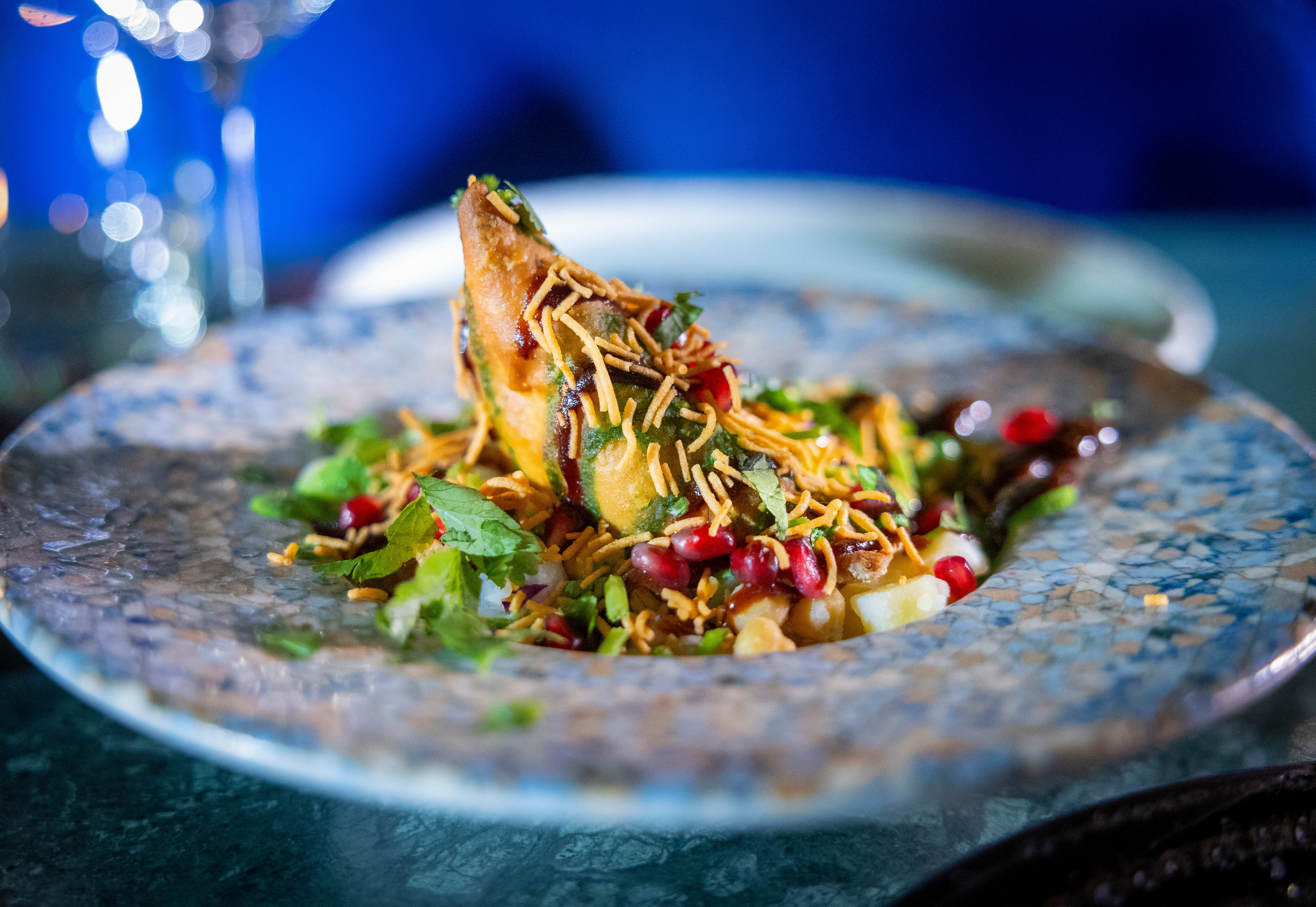 Samosa med kikerter, poteter og rødløk. 